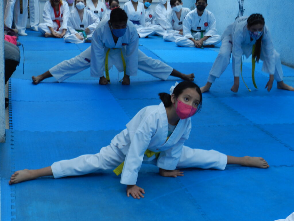 niña flexibilidad