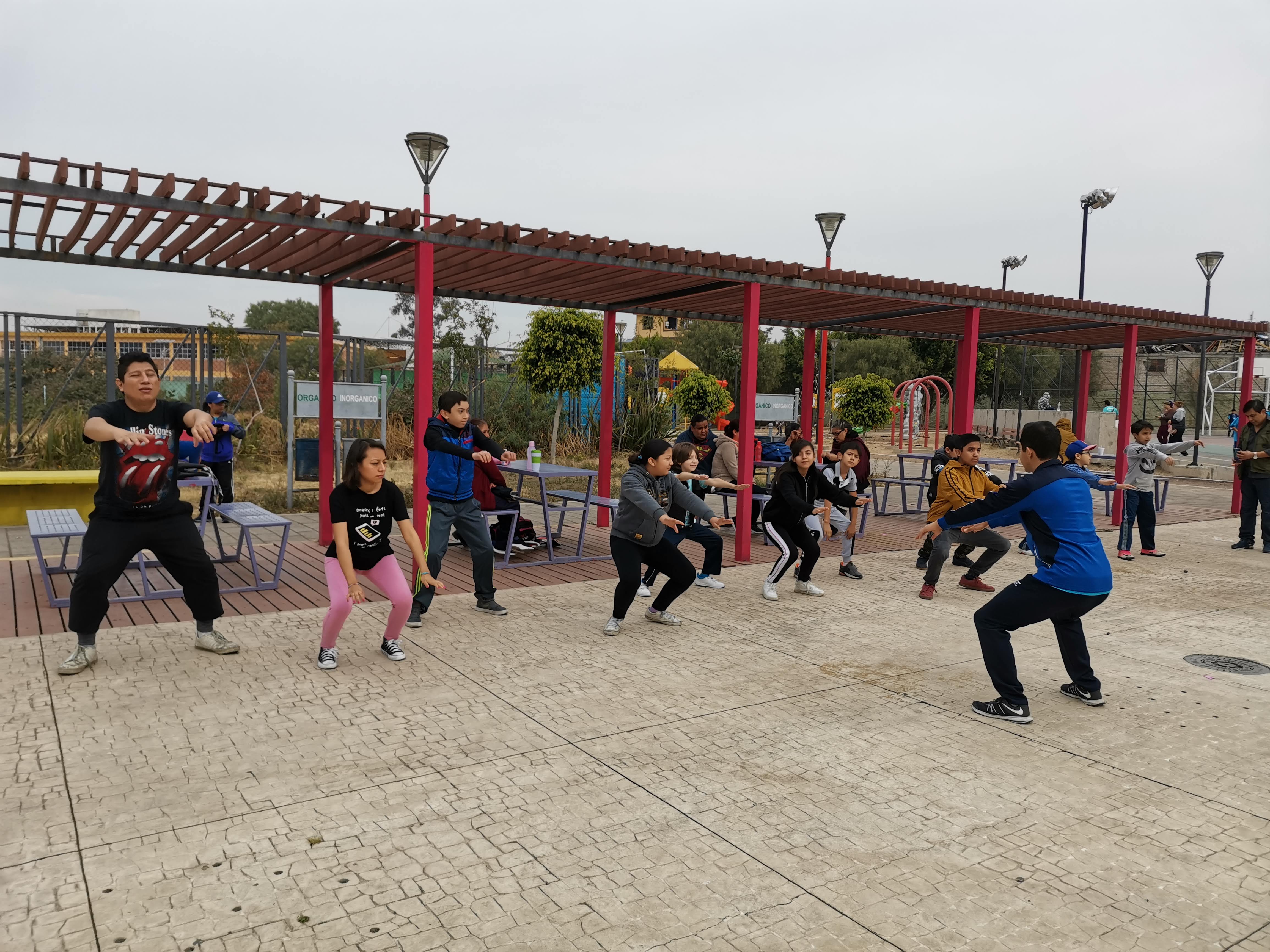 ejercicio parque taekwondo